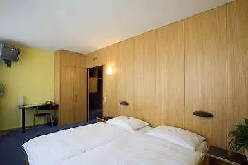Hotel X-tra 3*