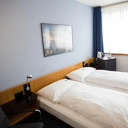 X-tra Hotel