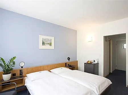 X-tra Hotel 3*