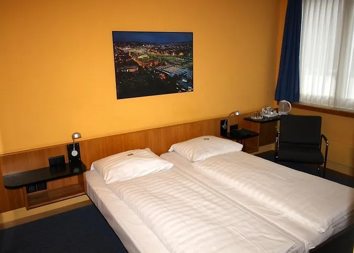 X-tra Szálloda Zürich